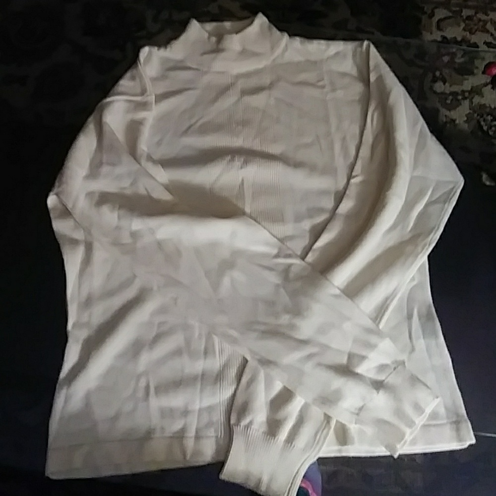 Turtle neck - Picture 1 of 3